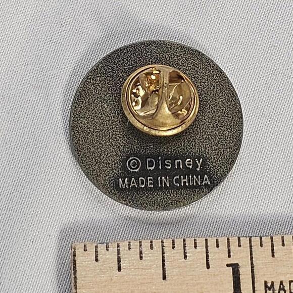 Disney Mickey Mouse Red Round Trading Pin Junk Food 2018 Target - Picture 4 of 6